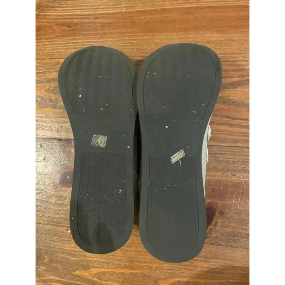 Coconuts by Matisse Women's Bess Silver Metallic Chain Perforated Loafers, 7 - Picture 12 of 12